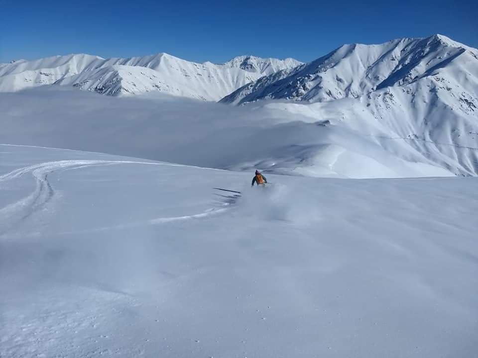 На ски в Иран или планината като оазис на свободата