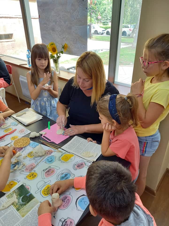 Децата откриват магията на иконописта с Татяна Николова