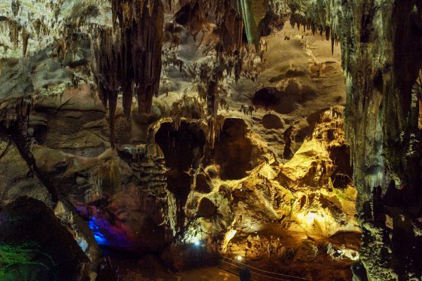 Леденика – една приказна пещера близо до Враца (видео)