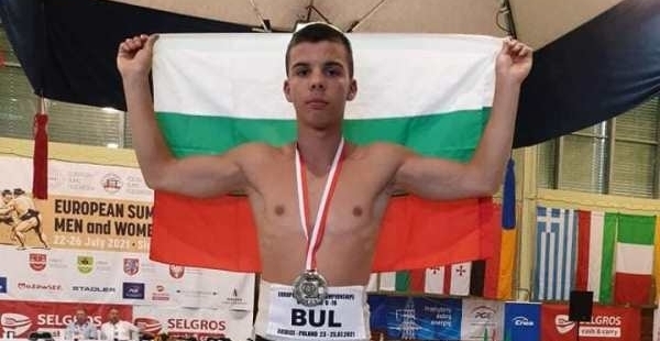 Симеон Пенев от Бяла Слатина стана европейски шампион по сумо