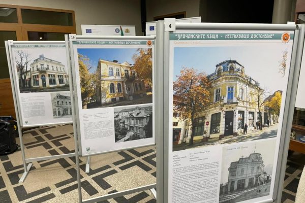 Фотоизложба представя историята на 20 емблематични сгради от Враца