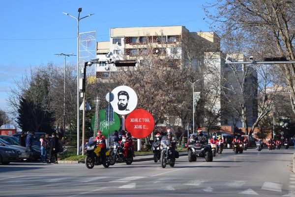 Близо 60 мотористи от Козлодуй се включиха в благотворително коледно шествие