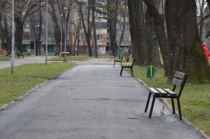 Допълнителни пейки са поставени във видинския парк „Владикина“ бахча
