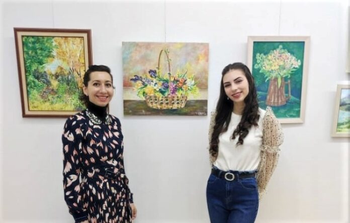 18-годишната Сияна Джелепска представя своя самостоятелна изложба