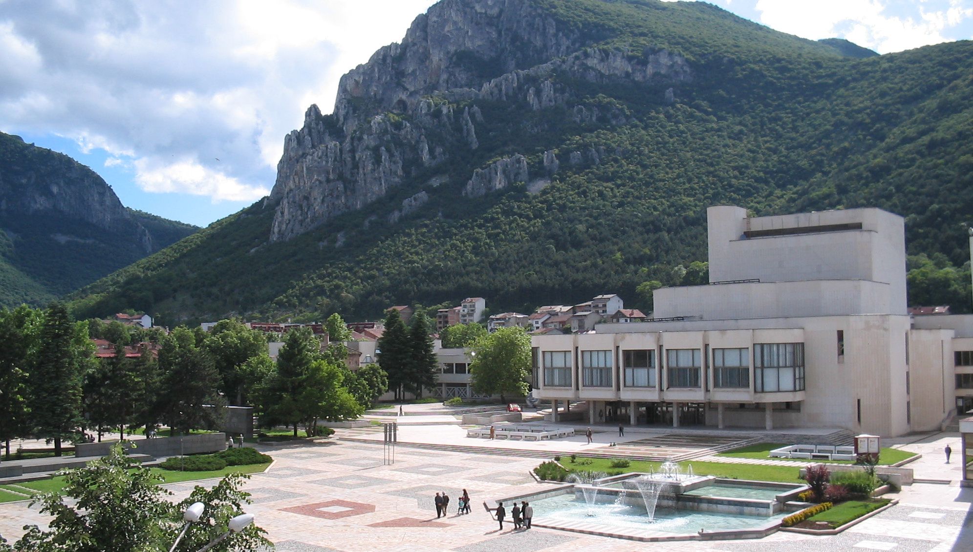 МОН дава зелена светлина за създаването на университет в Северозападна България