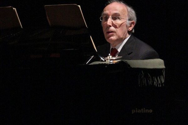 Симфониета – Враца и легендарния пианист Бруно Канино с концерт на 1-ви април