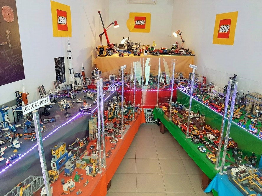 9-годишен колекционер подреди изложба на конструктори LEGO в Мездра