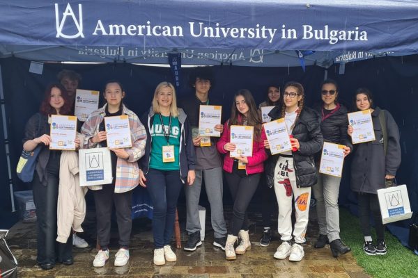 Деца от Враца и Козлодуй са лауреати на национално състезание по чужди езици