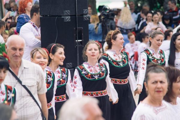 Проведе се втори национален фолклорен фестивал „Хорцeто на Дефилето” в Мездра