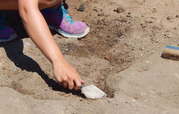 Некропол от Средновековието е открит при разкопки край Чирен