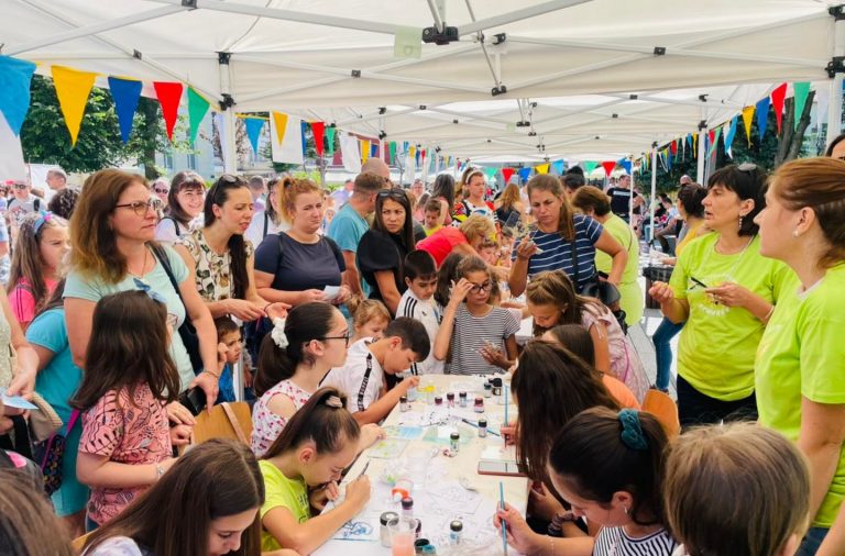 Детският празник „Усмивка” зарадва стотици деца от Враца