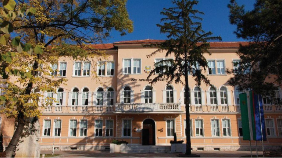 СУ „Христо Ботев” – Враца отбелязва Деня на народните будители с редица събития