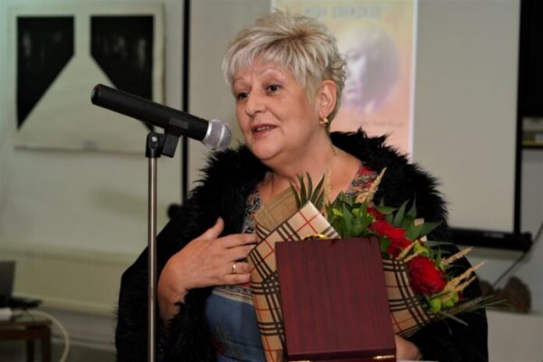 Яна Кременска е първият носител на националната литературна награда „Иван Давидков”