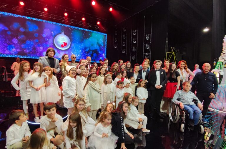 ОДК „Ние, врабчетата“ – Монтана дари 600 лв. на „Българската Коледа“