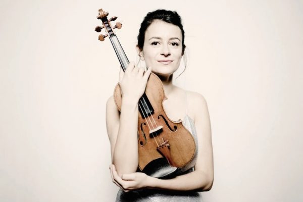 Цигуларката Лия Петрова гостува на Симфониета – Враца за красив съвместен концерт