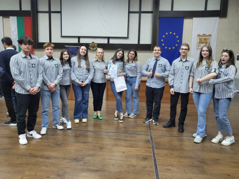 Ученици от Враца с призови места от Националното състезание по информационни технологии