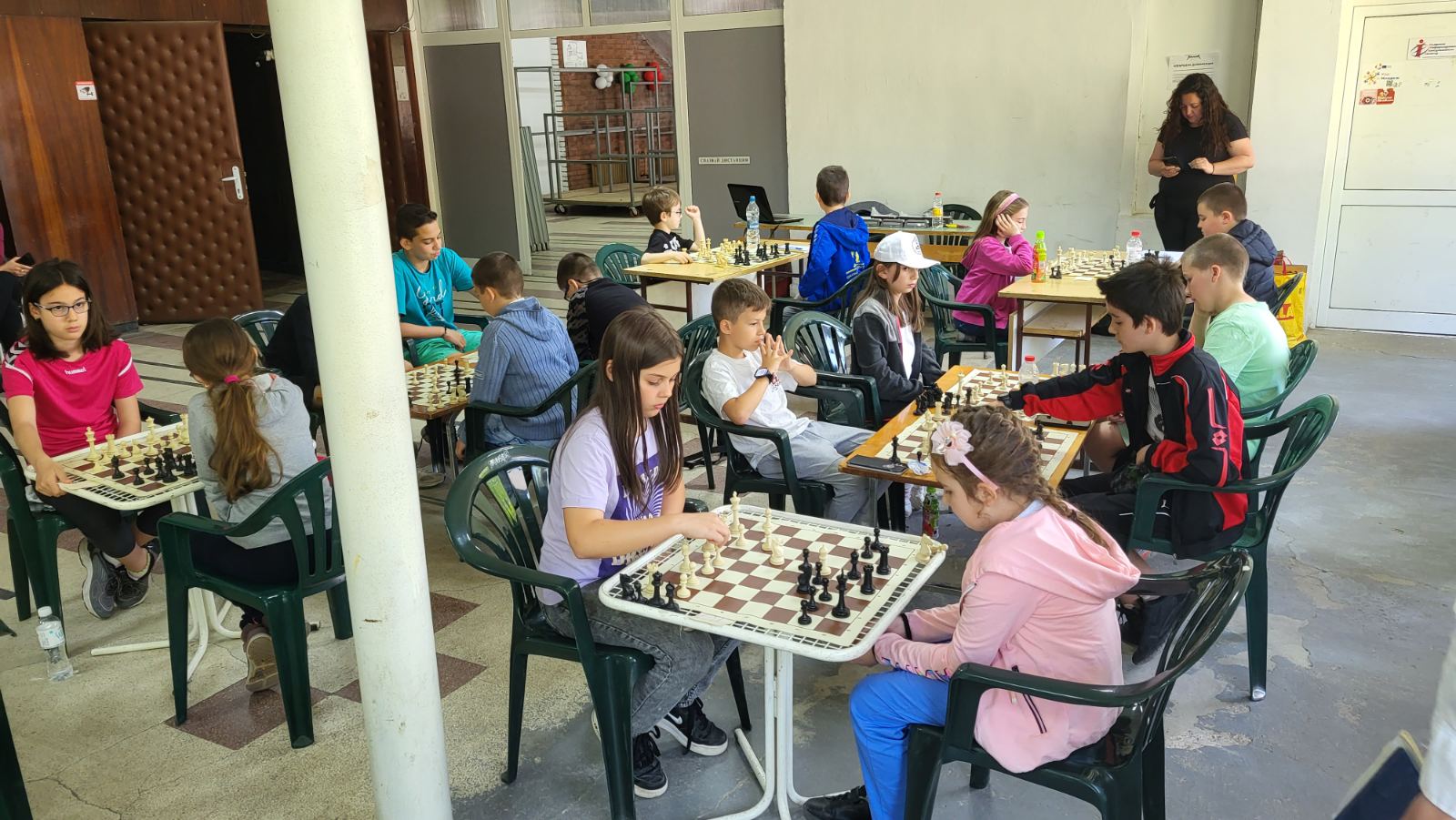 деца турнир шах