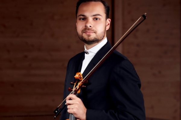 Първият концертмайстор на Виенският симфоничен оркестър с концерт във Враца