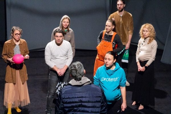 Премиера на театралната постановка „Гимнастика за бременни“ ще се състои във Враца