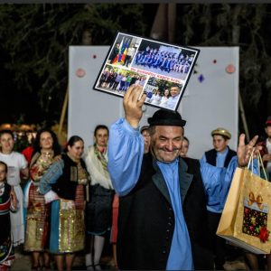 Августовско празнично ехо с дъх на лято, топъл дъжд и малко носталгия