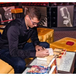 Видин се потопи в „Любов между редовете – поезия в червено и черно“