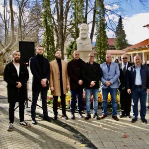 Вършец посрещна 21 ноември с преклонение: открит бе бюст-паметникът на Христо Ботев