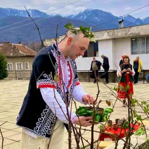 Както традицията повелява: Вършец отбеляза Трифон Зарезан с ритуали, вино и празнично настроение