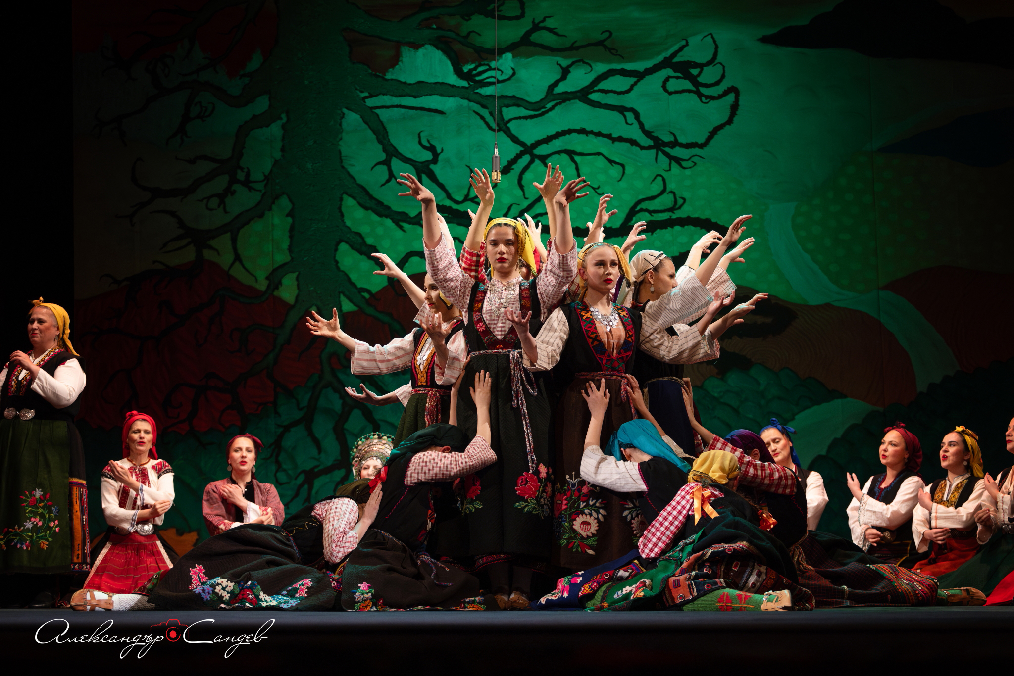 „Змейова сватба“ идва в Монтана: обречената любов на Яворов и Мина оживява чрез „Шевица“