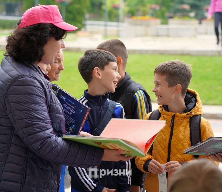 С дъх на люляк и нови светове: Маратонът на четенето в Монтана започва