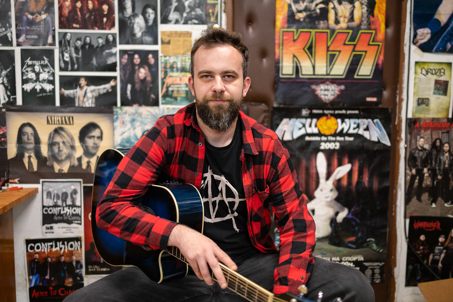 „Рокендролът е още жив“: Деян Лилков за китарите, преподаването и Nirvana